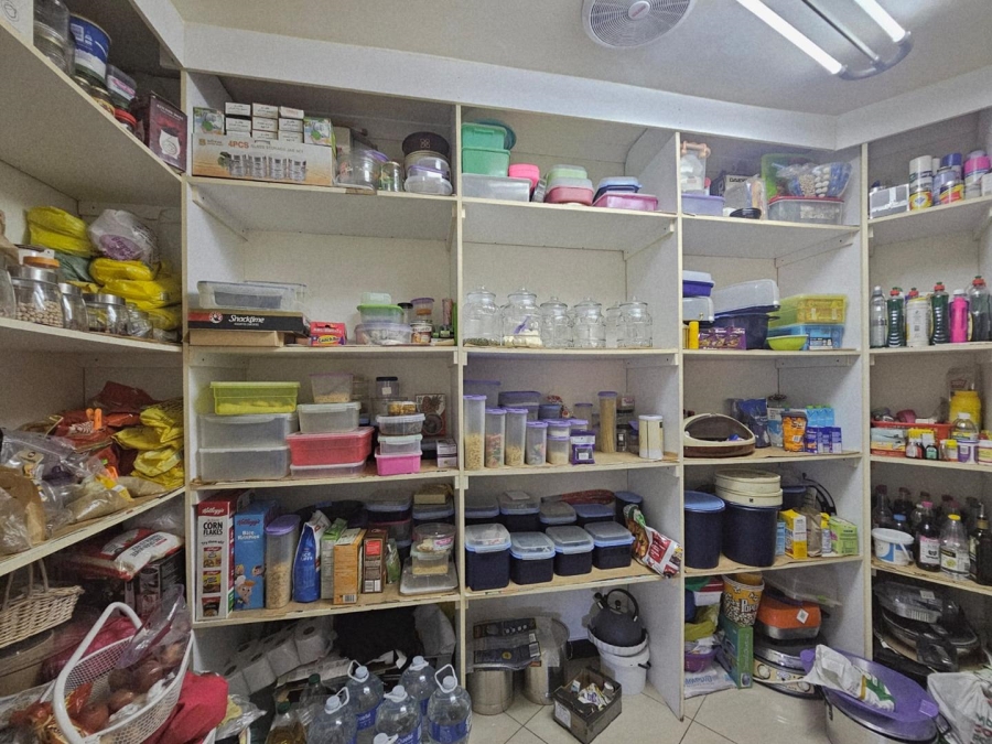 4 Bedroom Property for Sale in Ladybrand Free State